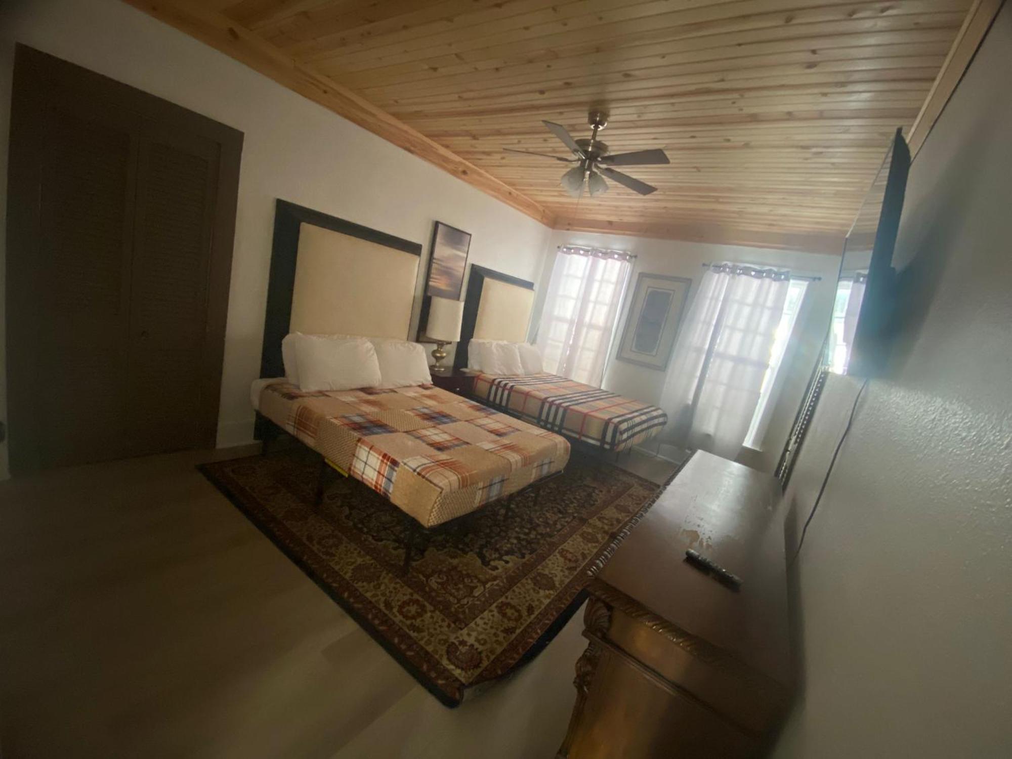 Turn Of The Century Estate, Sauna Secluded Holiday home Memphis